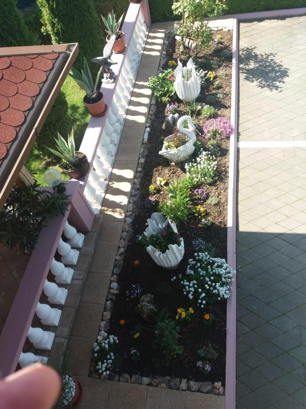 Guesthouse Tomas Catrnja Exterior photo