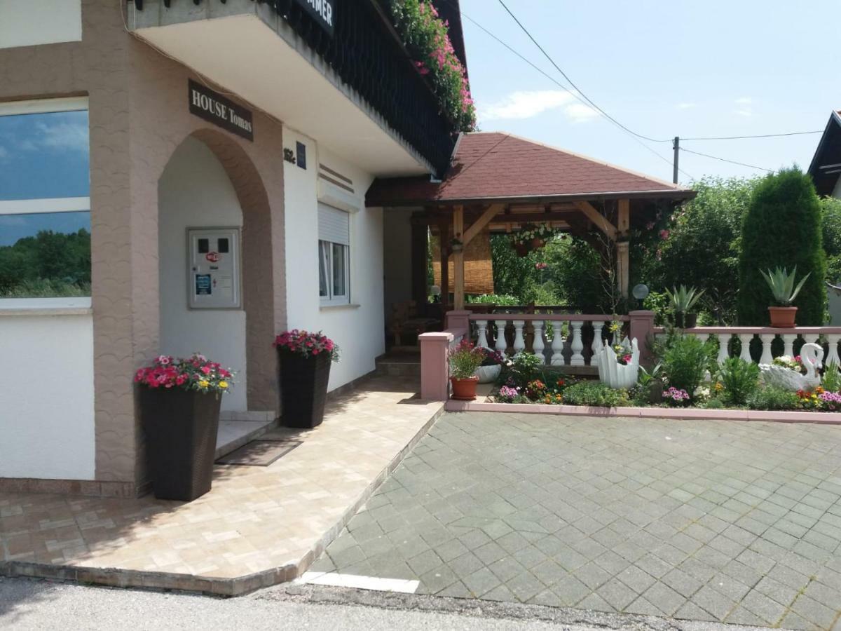 Guesthouse Tomas Catrnja Exterior photo